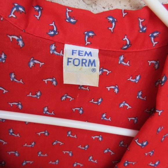 Medium Red Sleeveless Dolphin Blouse FEM FORM - Picture 2 of 4